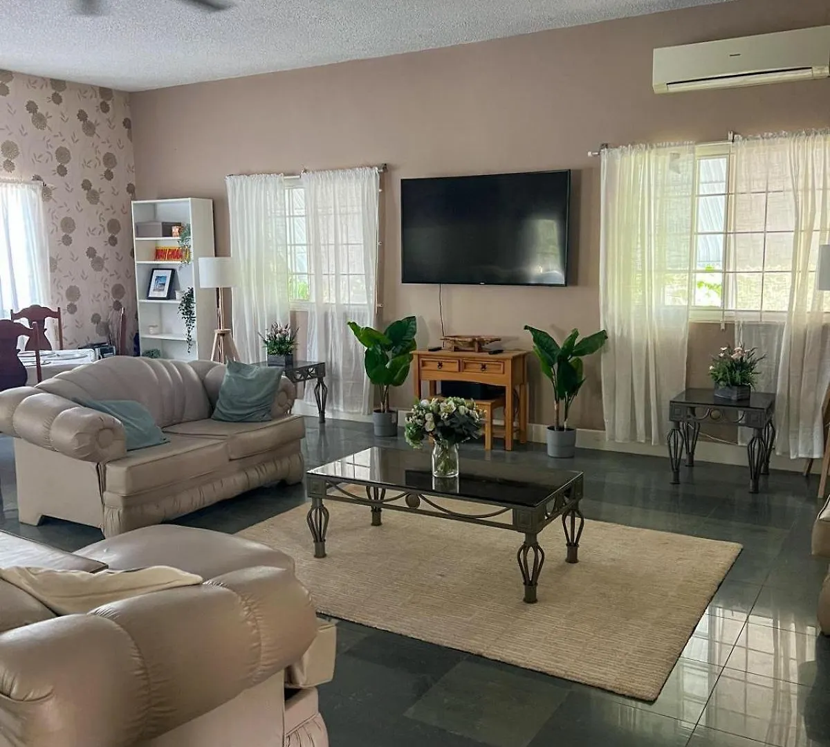 5-Bed Villa And Pool In Runaway Bay Jamaica Cardiff Hall