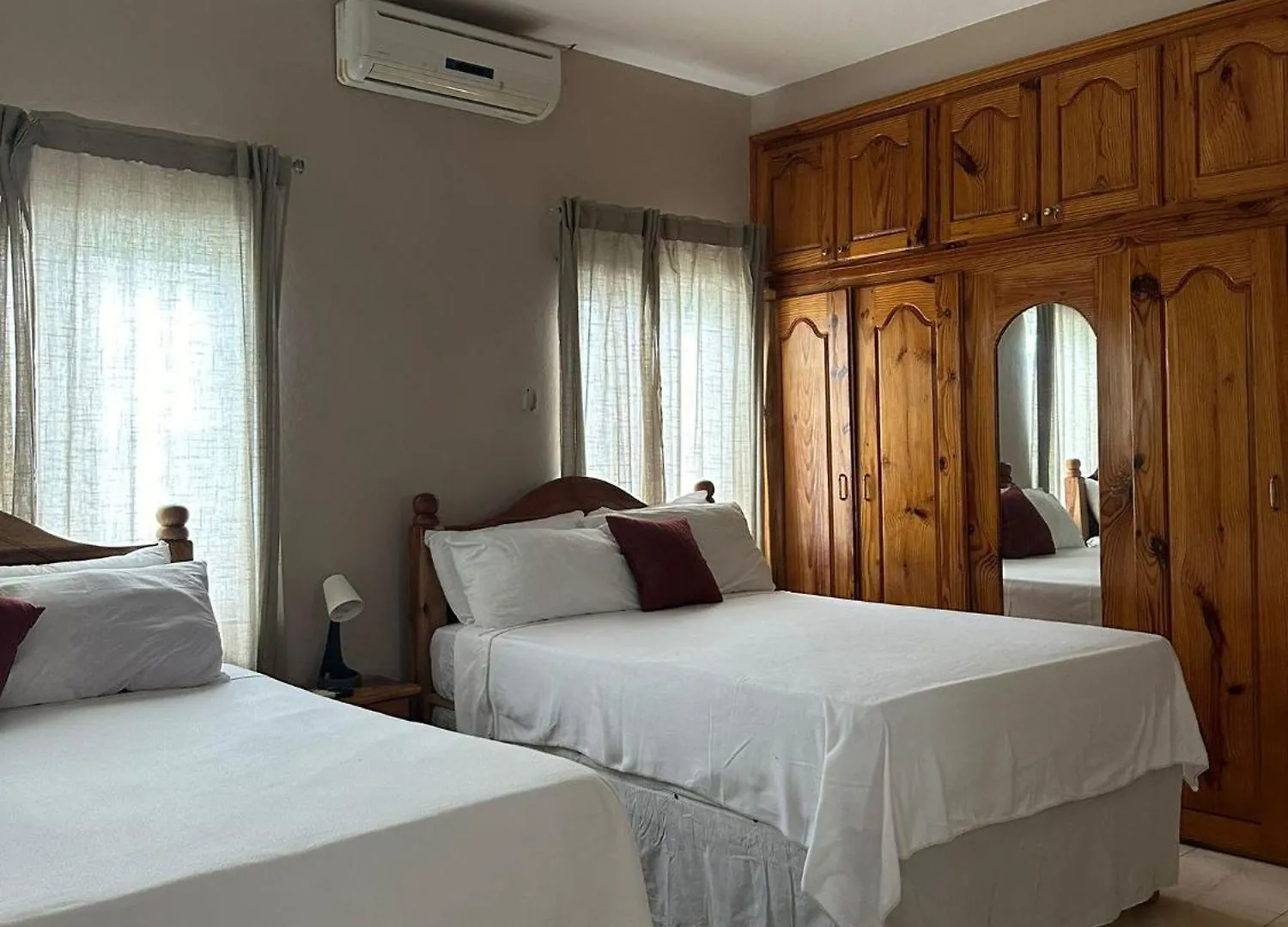 5-Bed Villa And Pool In Runaway Bay Jamaica Cardiff Hall